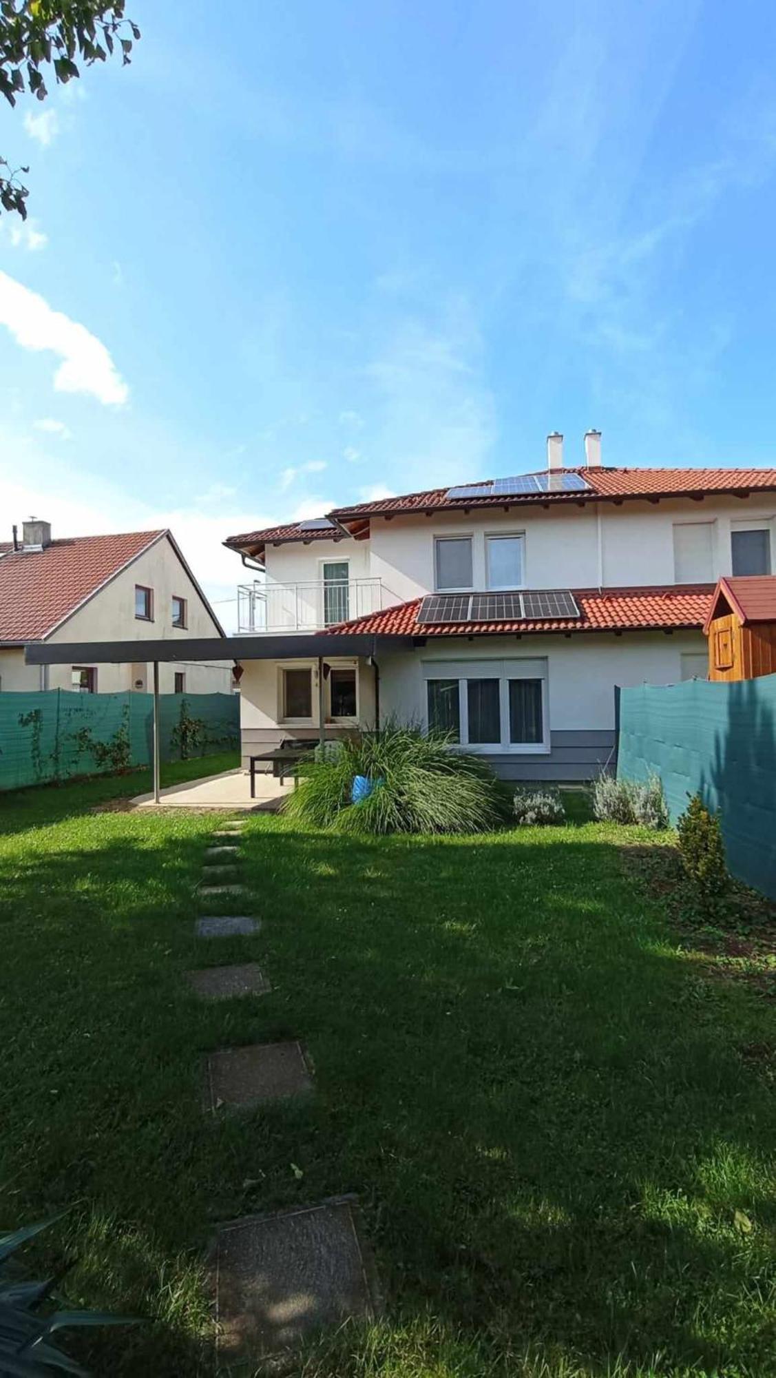 Klau & Bali Apartmanhaz * Sopron