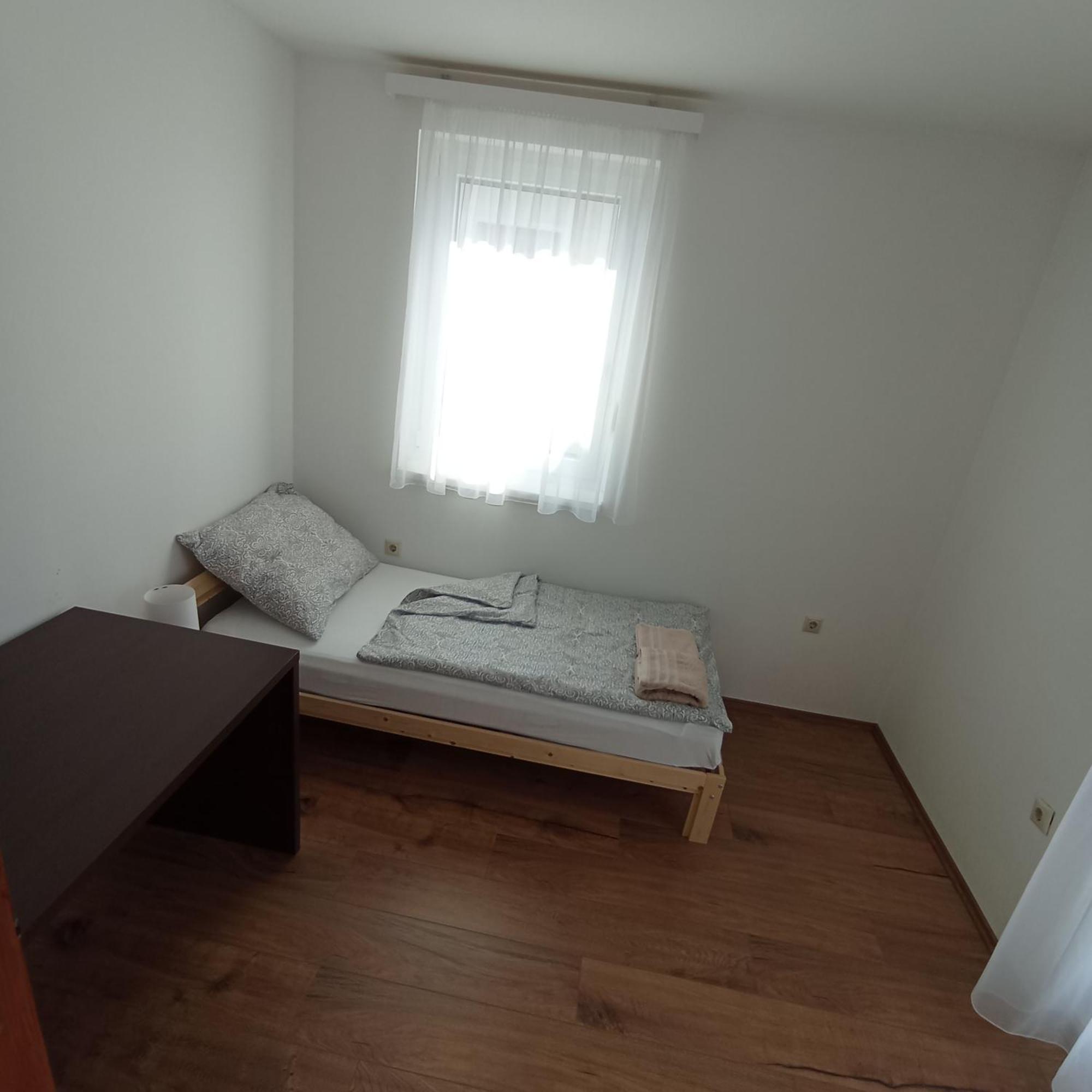Klau & Bali Apartmanhaz * Sopron